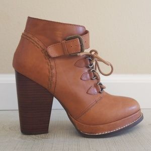 100% Leather Platform Ankle Boot